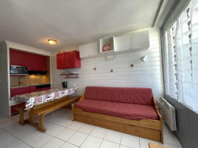 Studio classique 4 personnes, balcon, aux Menuires - FR-1-452-259